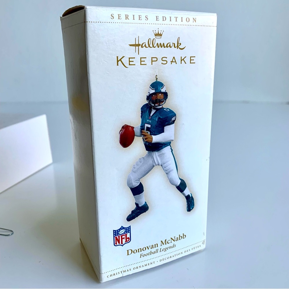 Hallmark Keepsake‎ NFL Football Legend Donovan McNabb 2006 ornament.